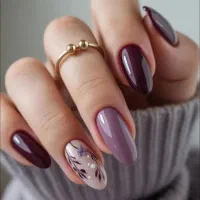 مدل برای ناخنکاری