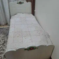 تخت تک نفره نوجوان و میز تحریر در حد نو نو