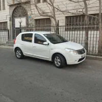 رنو ساندرو ۹۵ اتومات