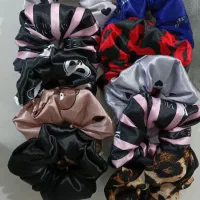 کش ساتنی طرح دار