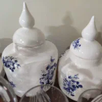 تعدادی ظرف