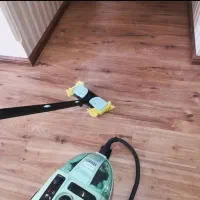 سالمند و کودک و نظافت و راه پله