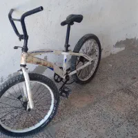 دوچرخه ۲۰ نیازمند تعمیر