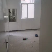 یک واحد مسکونی طبقه سوم