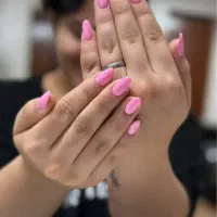 کاشت وترمیم ناخن (پدیکور ومانیکور)|خدمات آرایشگری و زیبایی|ری, دیلمان|دیوار