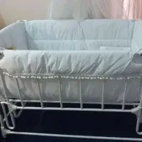 گهواره فلزی بچه