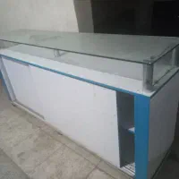 ویترین پیشخوان مغازه
