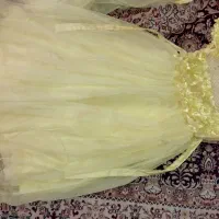 دو تا لباس عروسی ۹ ساله و ۱۲ ساله میخوره
