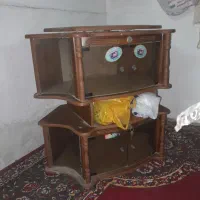 کمد و تلویزیون