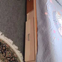دو عدد تخت ۱ نفره و کمد و میز آرایش و میزتحریر|تخت و سرویس خواب|کرج, کوی بعثت|دیوار