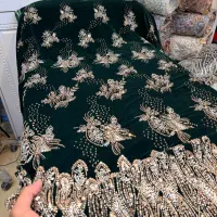 زی  آستین|لباس|بزمان, |دیوار