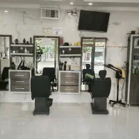 میز کار و صندلی ارایشگاه