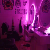 ویترین آرایشگاه|آرایشگاه و سالن‌های زیبایی|خرم‌آباد, |دیوار