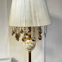 آباژور کاملا سالم و تمیز|چراغ خواب و آباژور|مشهد, جاهد شهر|دیوار