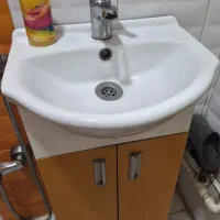 روشویی سرویس بهداشتی