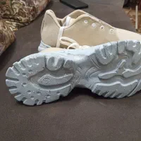 کفش اسپورت در حد نو و نو|کیف، کفش، کمربند|شیراز, سعدیه شمالی|دیوار