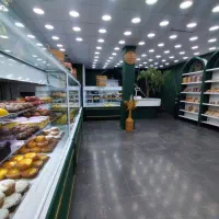 فروشنده خانم