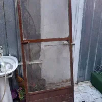 در توری یک لنگه سالم