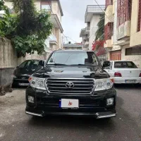 تویوتا لندکروز