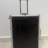 چمدان میکاپ حرفهای با آینه و چراغ پایهدار