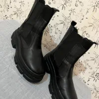 نیم بوت چرم رنگ مشکی کاملا نو و سالم|کیف، کفش، کمربند|رشت, سلیمانداراب|دیوار