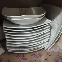 ظروف پذیرایی چینی ۱۲نفره نو نو