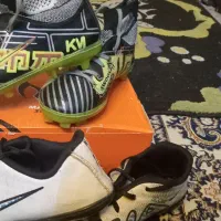 دو جفت کفش جورابی و معمولی فوتبالی