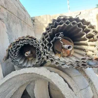 کرکره قدیمی مغازه ۴ متری  سالم