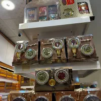 فروشنده زعفران وخشکبار