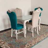 میز و صندلی ناهارخوری ۴ نفره بسیار سالم و تمیز