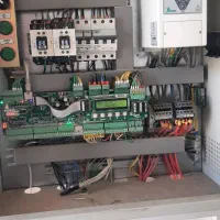 استخدام تعمیرکار برق آسانسور