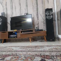 میز تلویزیون و میز وسط با هم ست کاملا سالم