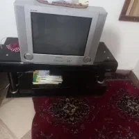 تلویزیون و زیر تلویزیون به فروش می رسد