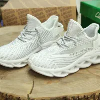 کتونی مردانه و زنانه|کیف، کفش، کمربند|شفت, |دیوار