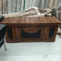 تعدادی میز و صندلی عسلی