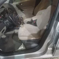 مگان ۲۰۰۰ مدل ۹۰