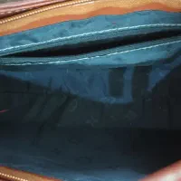 دو عدد کیف|کیف، کفش، کمربند|لنگرود, |دیوار