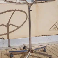 رگال گردان چرخ‌دار استیل سالم و تمیز