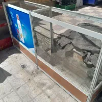 قفسه و ویترین مغازه