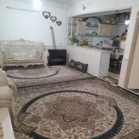 ویلایی-حیاط-بزرگ-نزدیک-به-خیابان-اصلی-تمیز