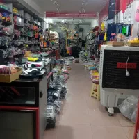 مغازه در بازار سر پوشیده یک طرفه