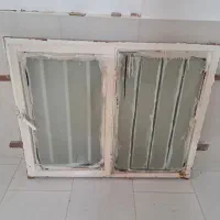 پنجره سنگین قدیمی