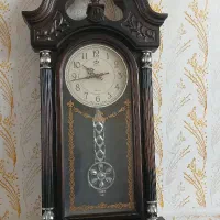 ساعت دیواری در حد نو