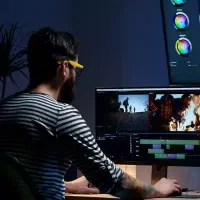 فیلمبردار یوتیوب / تدوینگر / ولاگ و بدنسازی