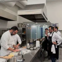 استخدام سر اشپز آقا و خانم . نیروی خدماتی خانم