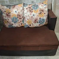 فروش مبل ۳ نفره و یک ساعت ایستاده و میز بزرگ وسط|مبلمان خانگی و میز عسلی|دورود, |دیوار