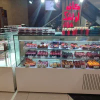 فروشنده خانم برای کانتر لواشک