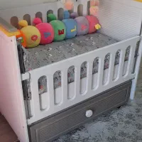 تخت کودک/نوزاد به همراه تشک