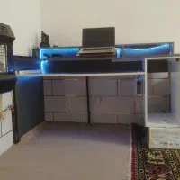 میز گیمینگ با نورپردازی و محافظ برق