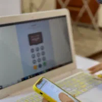 کاراموز منشی سالن تخصصی ناخن